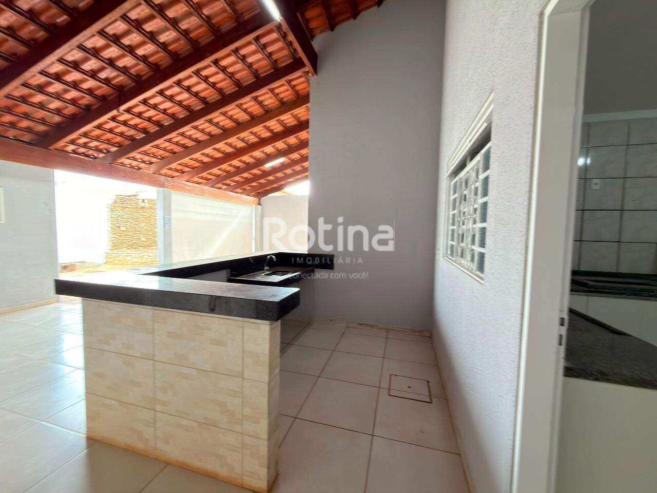 Casa à venda, 3 quartos em Uberlândia no bairro Santa Mônica no valor de R$ 495.000,00 - Rotina Imobiliária: 