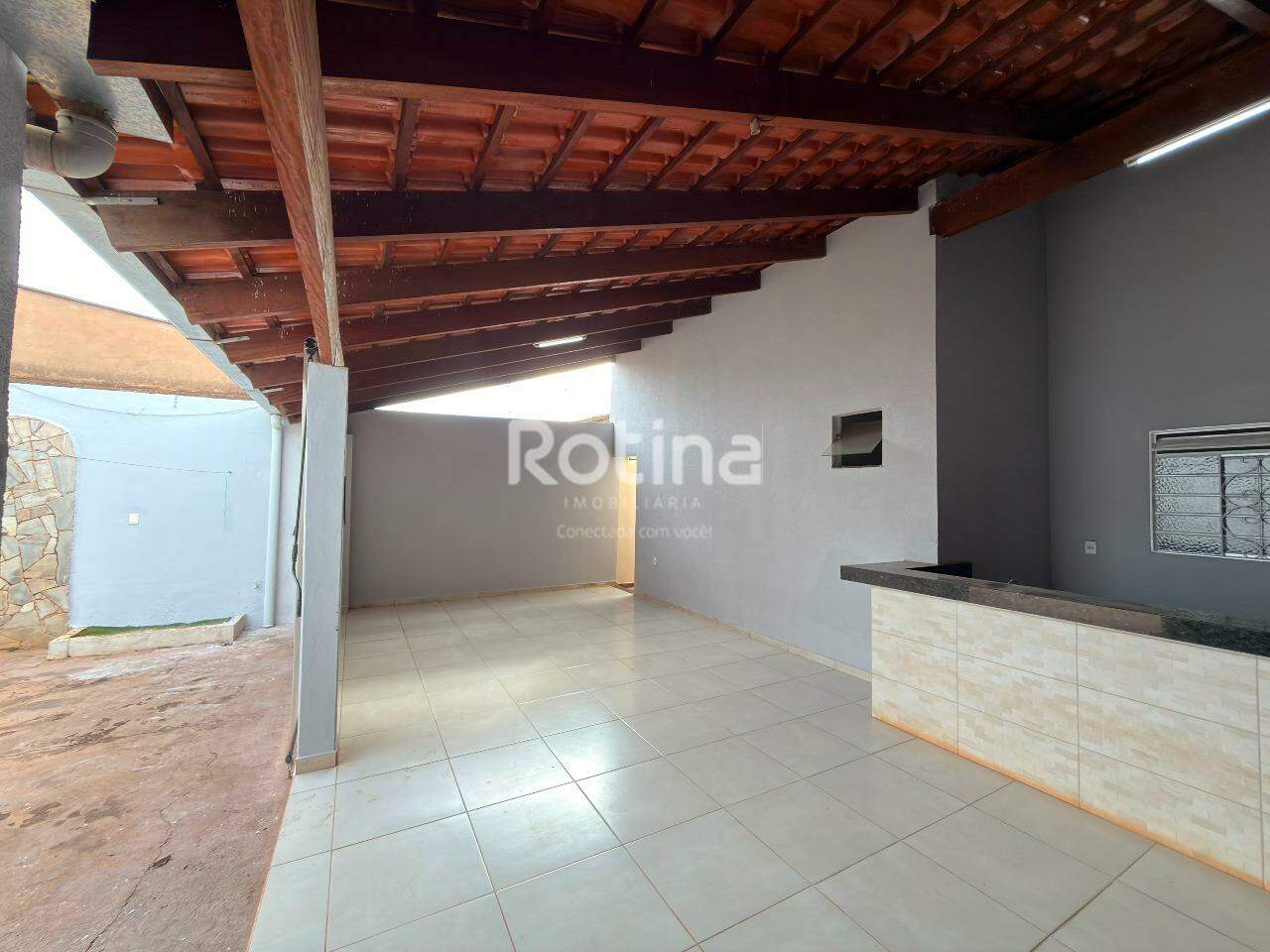 Casa à venda, 3 quartos em Uberlândia no bairro Santa Mônica no valor de R$ 495.000,00 - Rotina Imobiliária: 