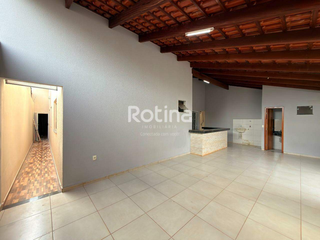 Casa à venda, 3 quartos em Uberlândia no bairro Santa Mônica no valor de R$ 495.000,00 - Rotina Imobiliária: 