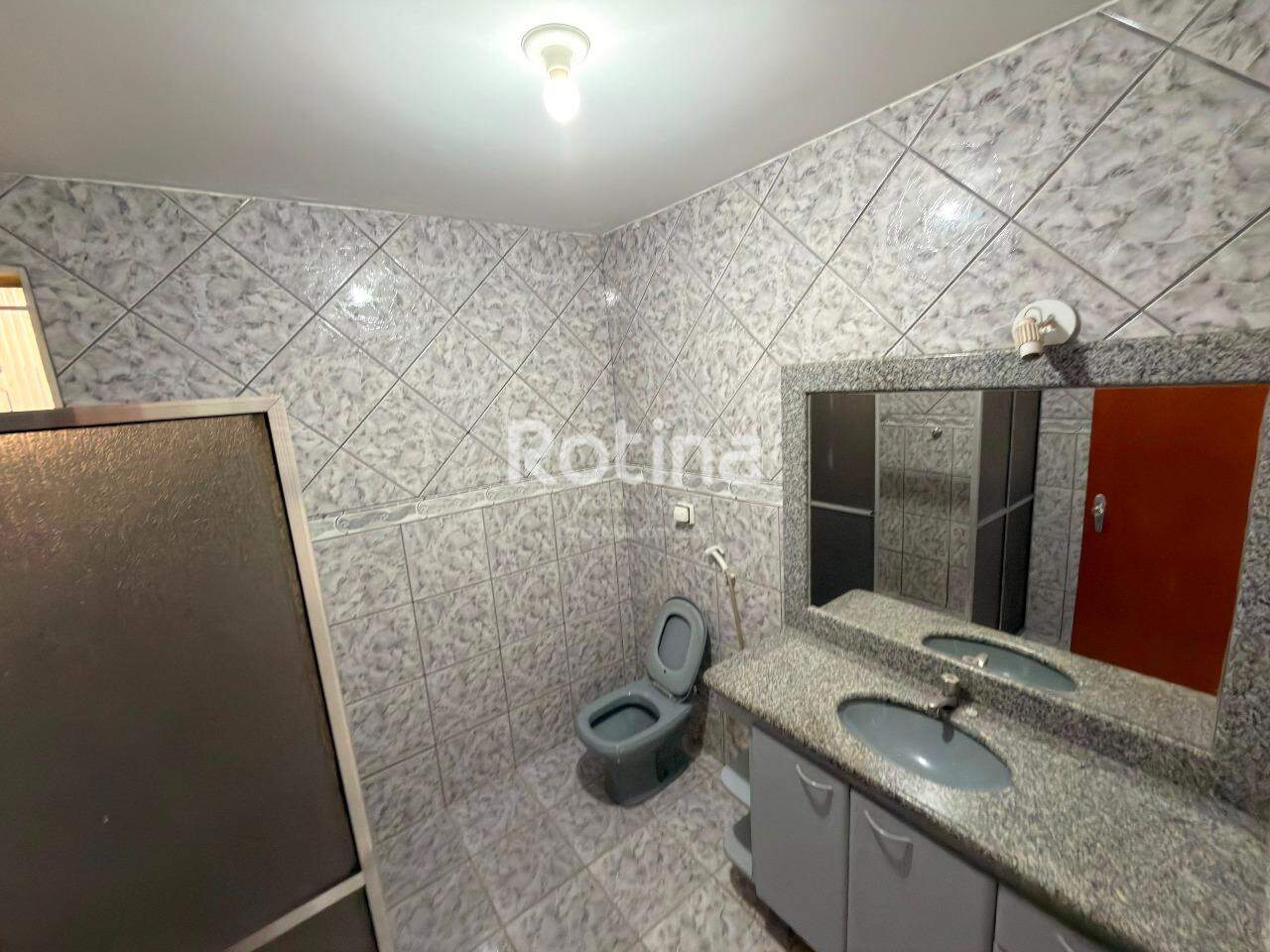 Casa à venda, 3 quartos em Uberlândia no bairro Santa Mônica no valor de R$ 495.000,00 - Rotina Imobiliária: 