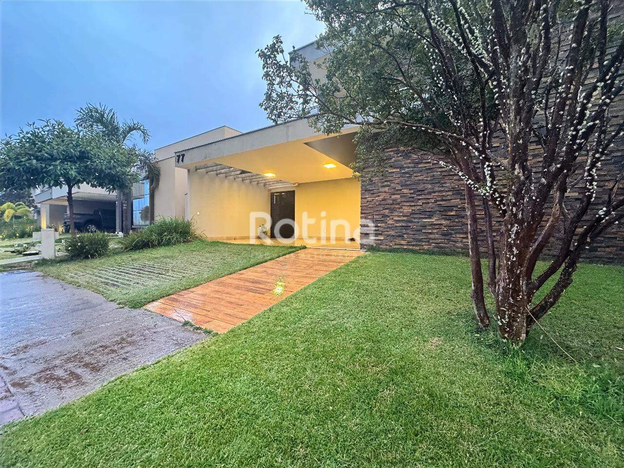 Casa Condomínio Fechado à venda, 3 quartos em Uberlândia no bairro Jardim Sul no valor de R$ 2.850.000,00 - Rotina Imobiliária: 