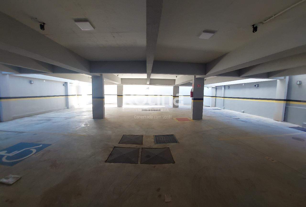 Apartamento para alugar, 2 quartos em Uberlândia no bairro Daniel Fonseca no valor de R$ 2.000,00 - Rotina Imobiliária: 
