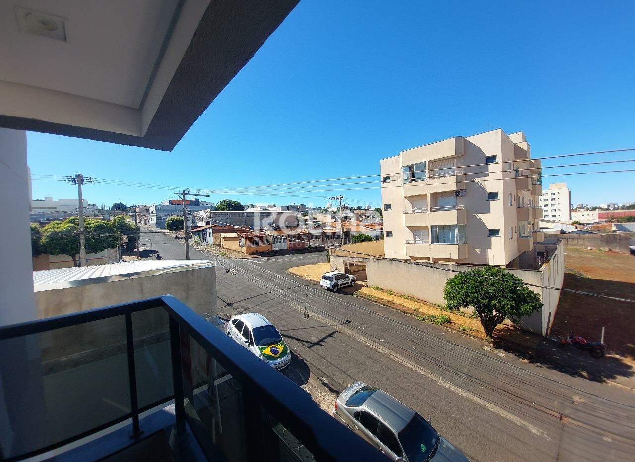 Apartamento para alugar, 2 quartos em Uberlândia no bairro Daniel Fonseca no valor de R$ 2.000,00 - Rotina Imobiliária: 