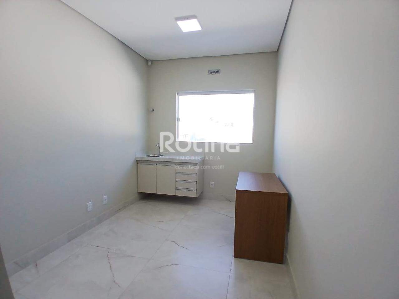 Sala para alugar, em Uberlândia no bairro Lídice no valor de R$ 1.650,00 - Rotina Imobiliária: 