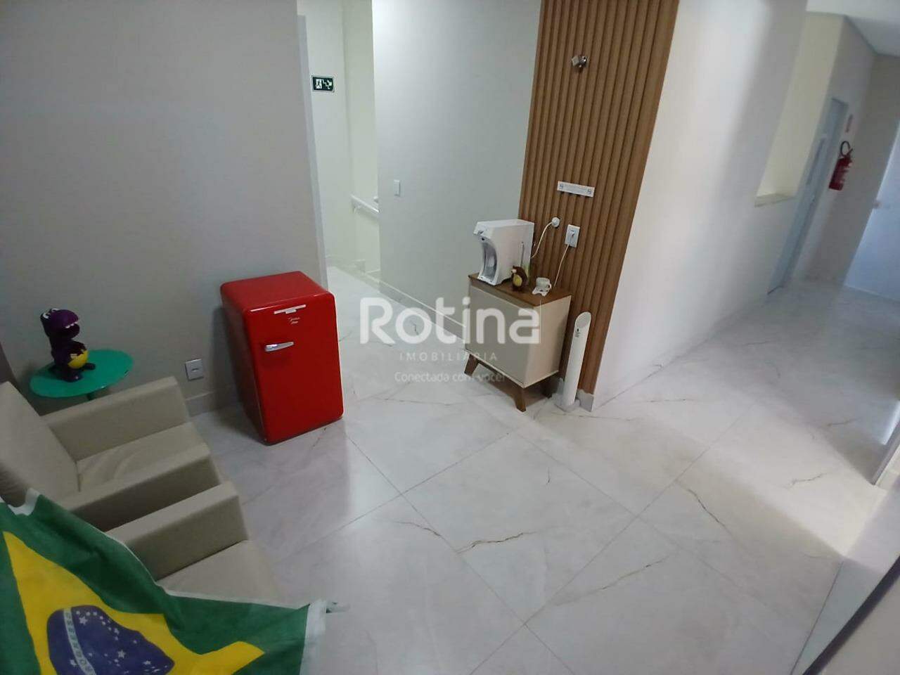 Sala para alugar, em Uberlândia no bairro Lídice no valor de R$ 2.200,00 - Rotina Imobiliária: 