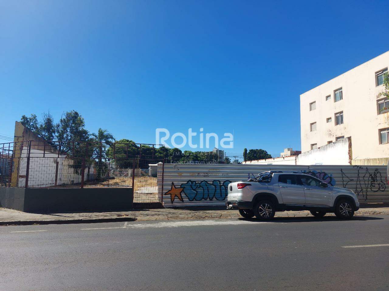 Área para alugar, em Uberlândia no bairro Daniel Fonseca no valor de R$ 25.000,00 - Rotina Imobiliária: 