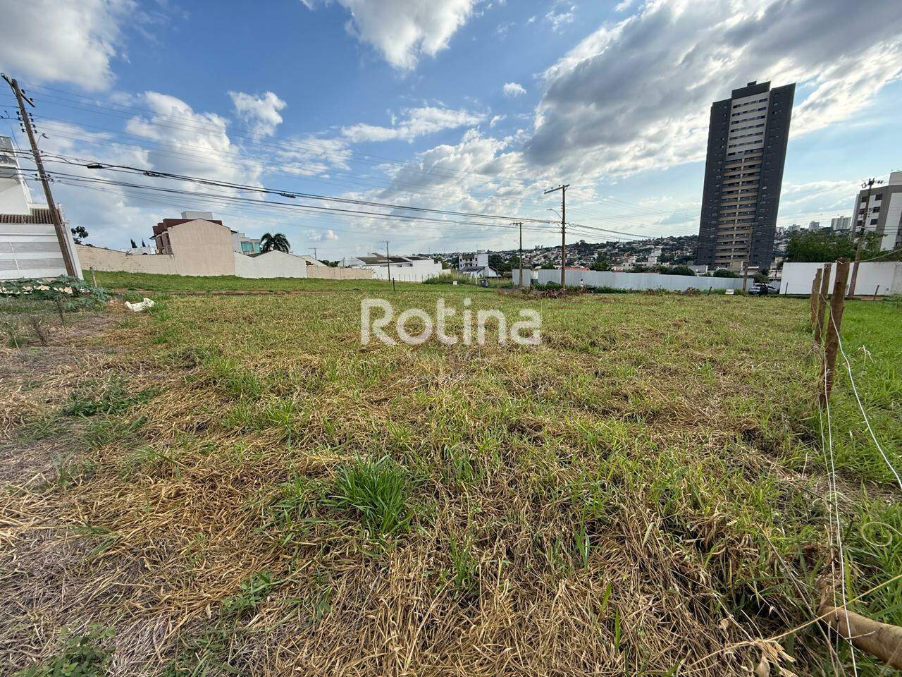 Terreno à venda, em Uberlândia no bairro Jardim Colina no valor de R$ 661.500,00 - Rotina Imobiliária: 
