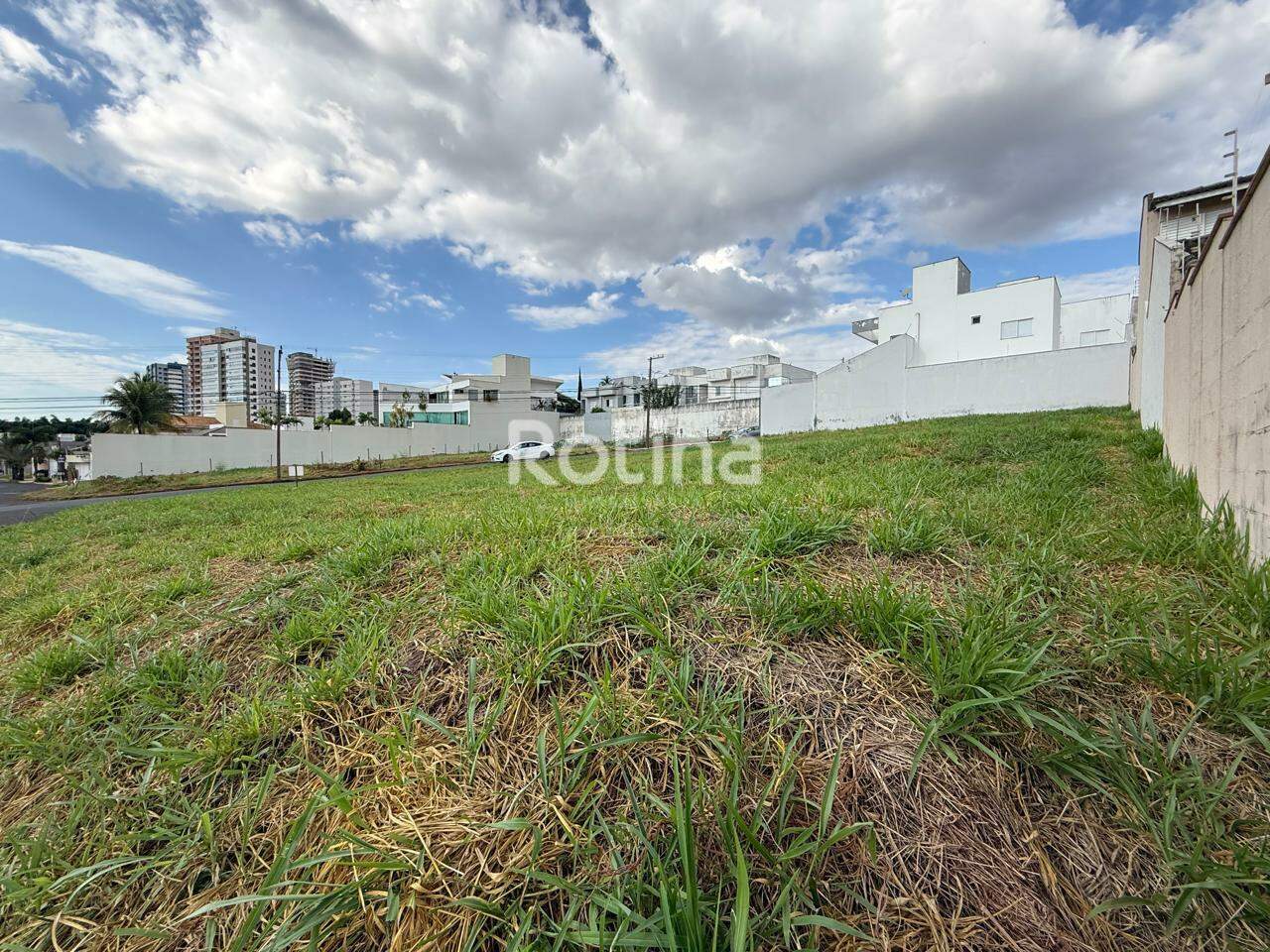 Terreno à venda, em Uberlândia no bairro Jardim Colina no valor de R$ 1.113.000,00 - Rotina Imobiliária: 