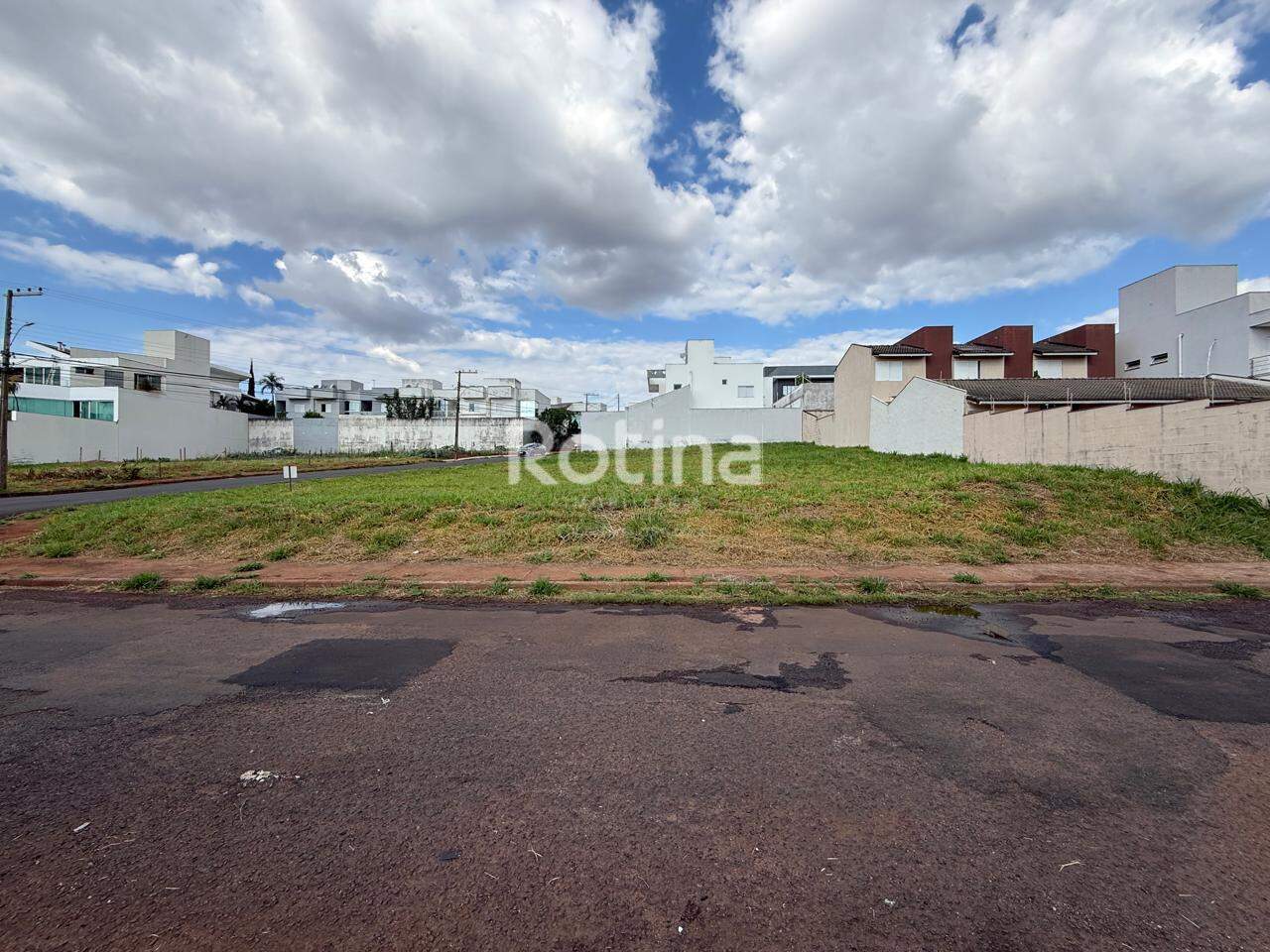 Terreno à venda, em Uberlândia no bairro Jardim Colina no valor de R$ 1.113.000,00 - Rotina Imobiliária: 