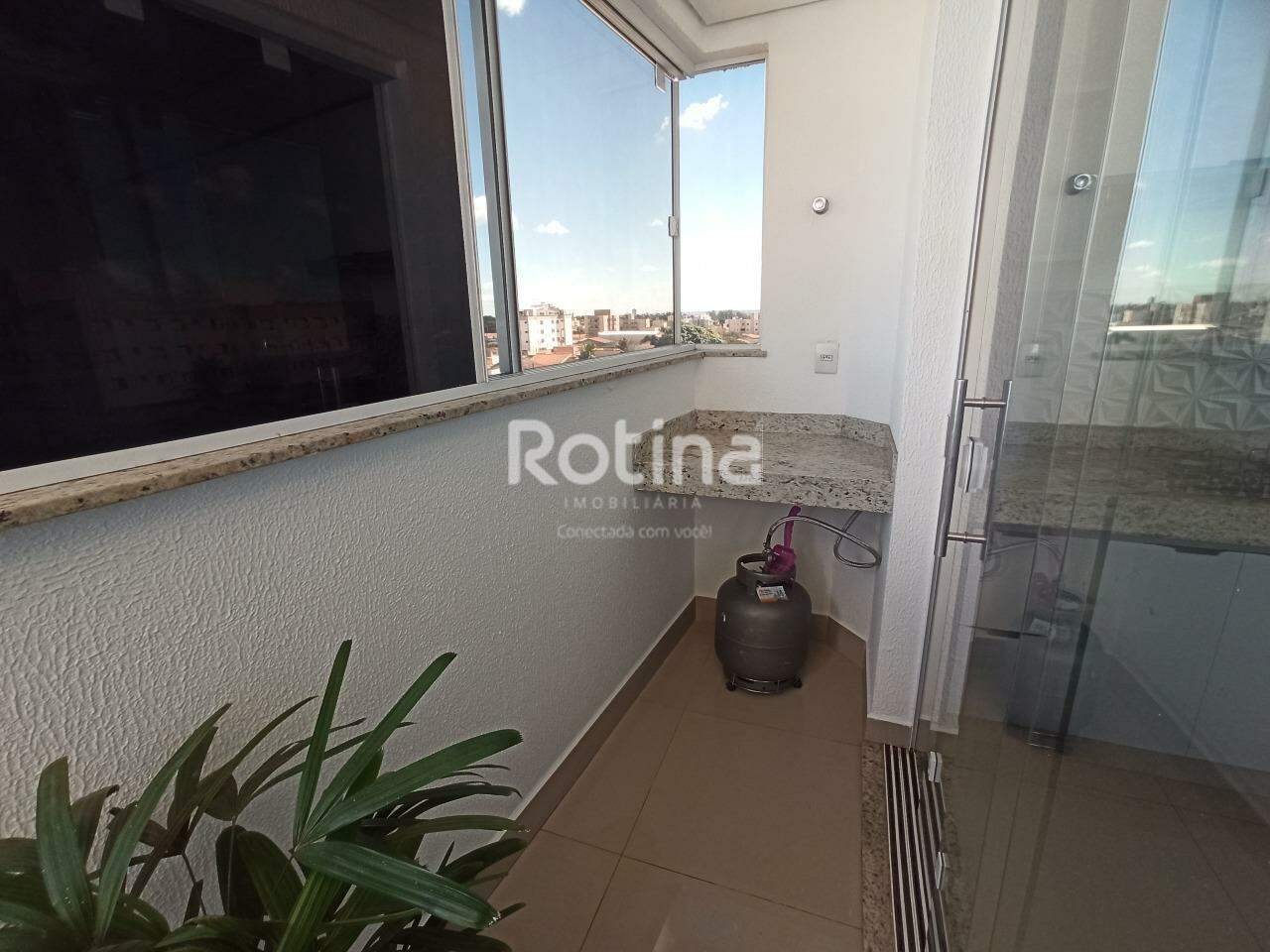Apartamento para alugar, 2 quartos em Uberlândia no bairro Tubalina no valor de R$ 3.780,00 - Rotina Imobiliária: 