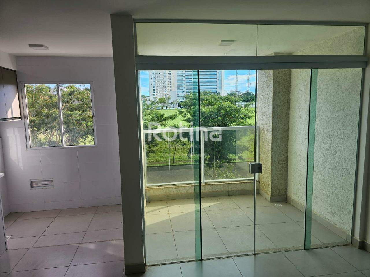 Apartamento para alugar, 2 quartos em Uberlândia no bairro Granja Marileusa no valor de R$ 3.630,00 - Rotina Imobiliária: 