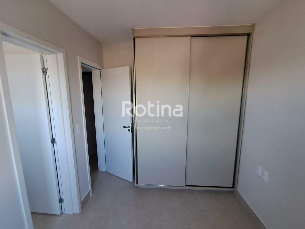 Apartamento para alugar, em Uberlândia no bairro Santa Mônica no valor de R$ 2.700,00 - Rotina Imobiliária: 