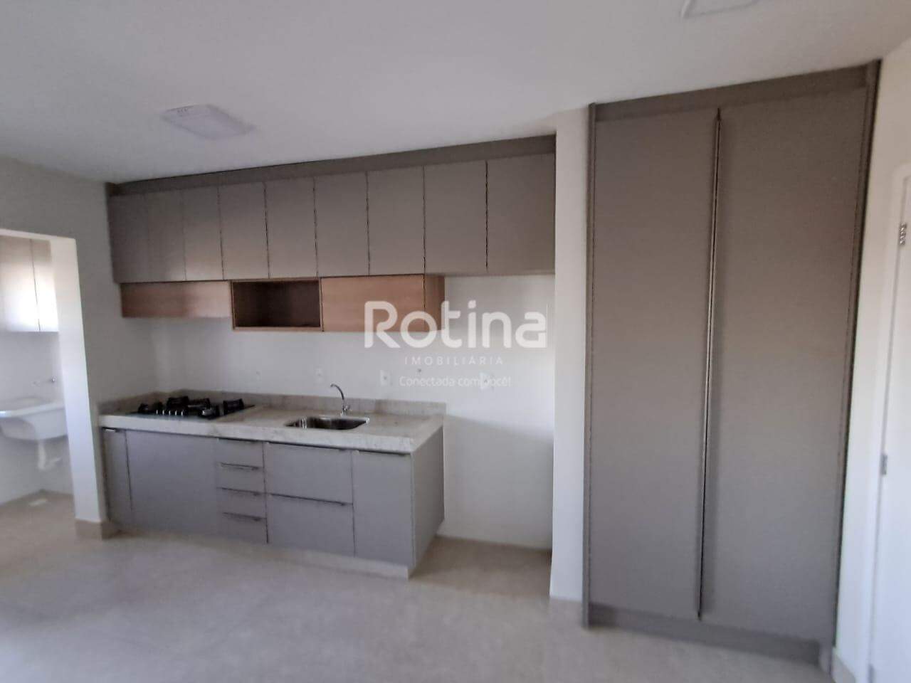 Apartamento para alugar, em Uberlândia no bairro Santa Mônica no valor de R$ 2.700,00 - Rotina Imobiliária: 