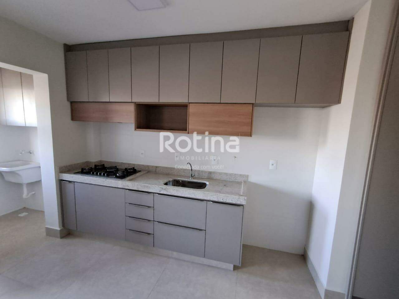 Apartamento para alugar, em Uberlândia no bairro Santa Mônica no valor de R$ 2.700,00 - Rotina Imobiliária: 