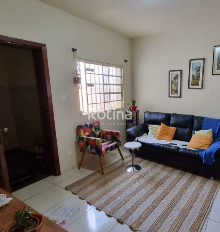 Apartamento à venda, 3 quartos em Uberlândia no bairro Bom Jesus no valor de R$ 275.000,00 - Rotina Imobiliária: 