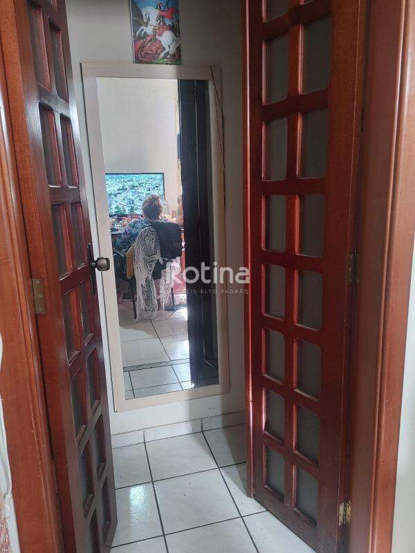 Apartamento à venda, 3 quartos em Uberlândia no bairro Bom Jesus no valor de R$ 300.000,00 - Rotina Imobiliária: 