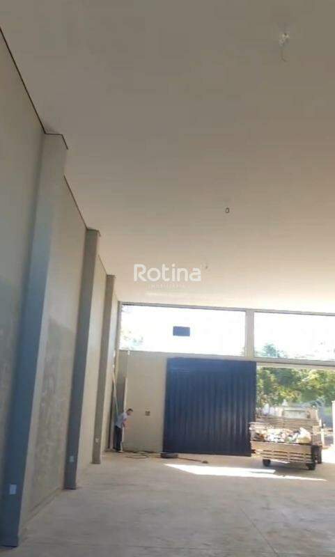 Galpão para alugar, em Uberlândia no bairro Laranjeiras no valor de R$ 4.500,00 - Rotina Imobiliária: 