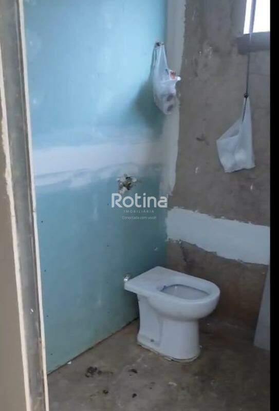 Galpão para alugar, em Uberlândia no bairro Laranjeiras no valor de R$ 4.500,00 - Rotina Imobiliária: 