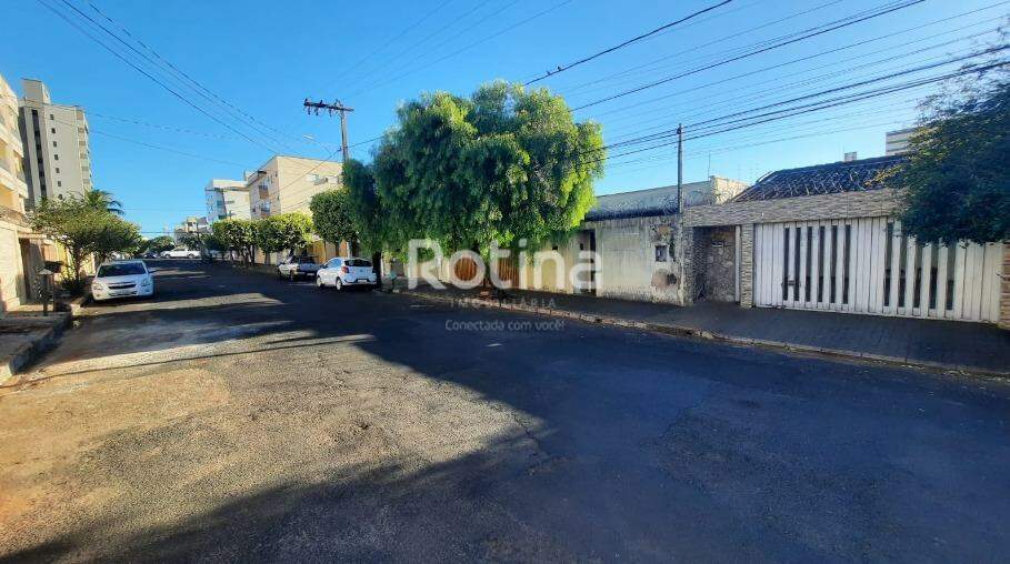 Terreno à venda, em Uberlândia no bairro Santa Mônica no valor de R$ 585.000,00 - Rotina Imobiliária: 