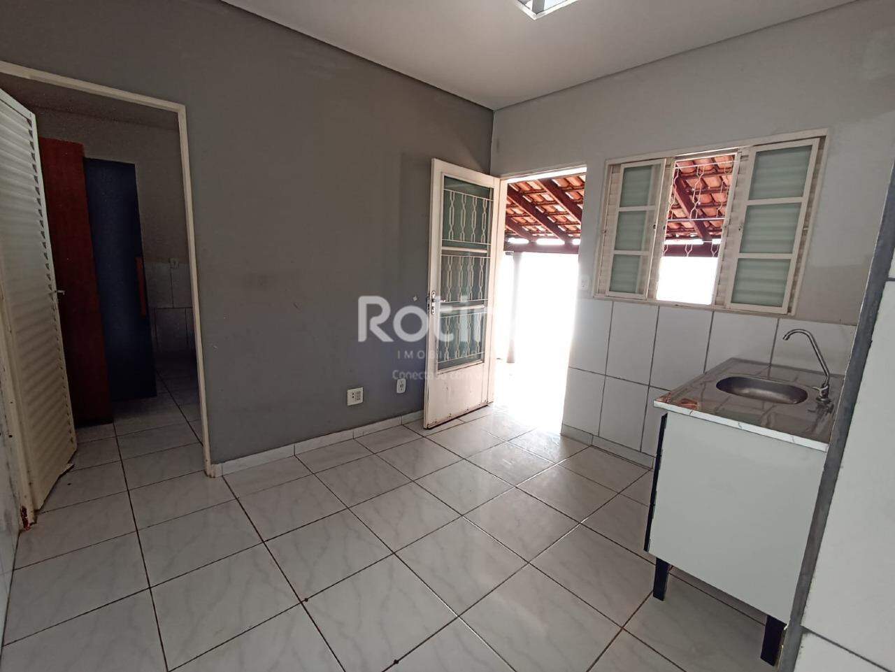 Casa à venda, 2 quartos em Uberlândia no bairro Bom Jesus no valor de R$ 380.000,00 - Rotina Imobiliária: 