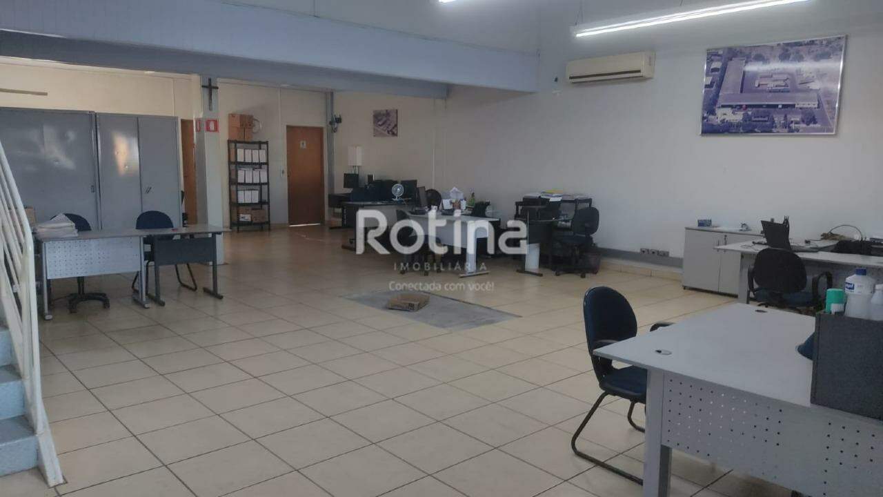Galpão para alugar, em Uberlândia no bairro Distrito Industrial no valor de R$ 25.000,00 - Rotina Imobiliária: 