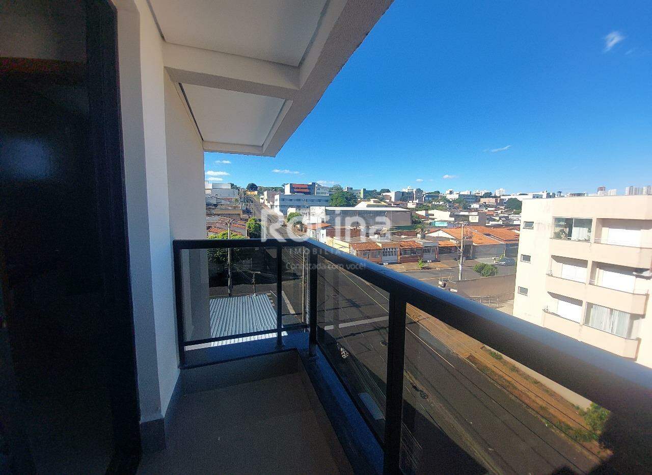 Cobertura para alugar, 4 quartos em Uberlândia no bairro Daniel Fonseca no valor de R$ 6.500,00 - Rotina Imobiliária: 