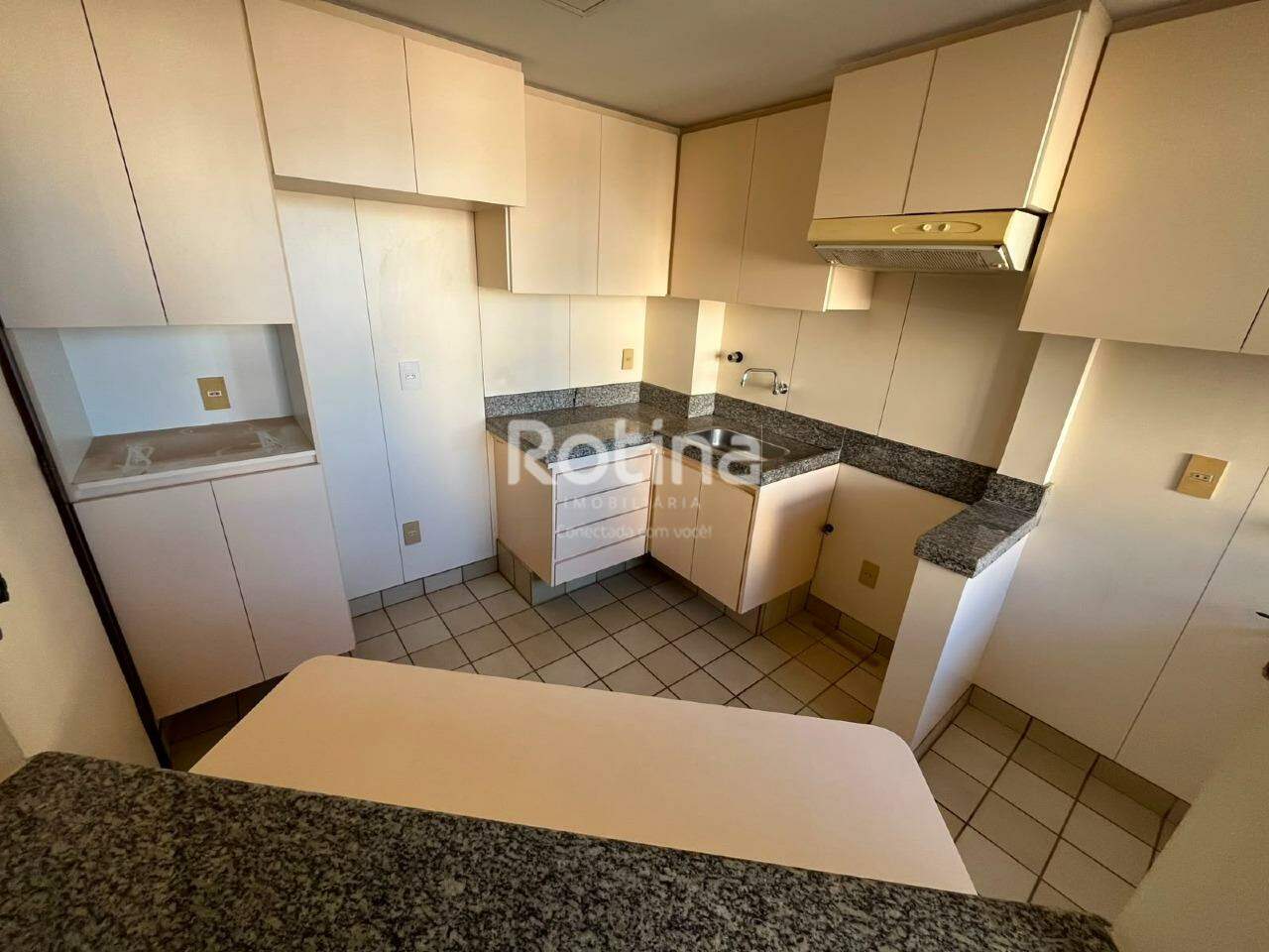 Apartamento para alugar, 1 quarto em Uberlândia no bairro Centro no valor de R$ 1.350,00 - Rotina Imobiliária: 