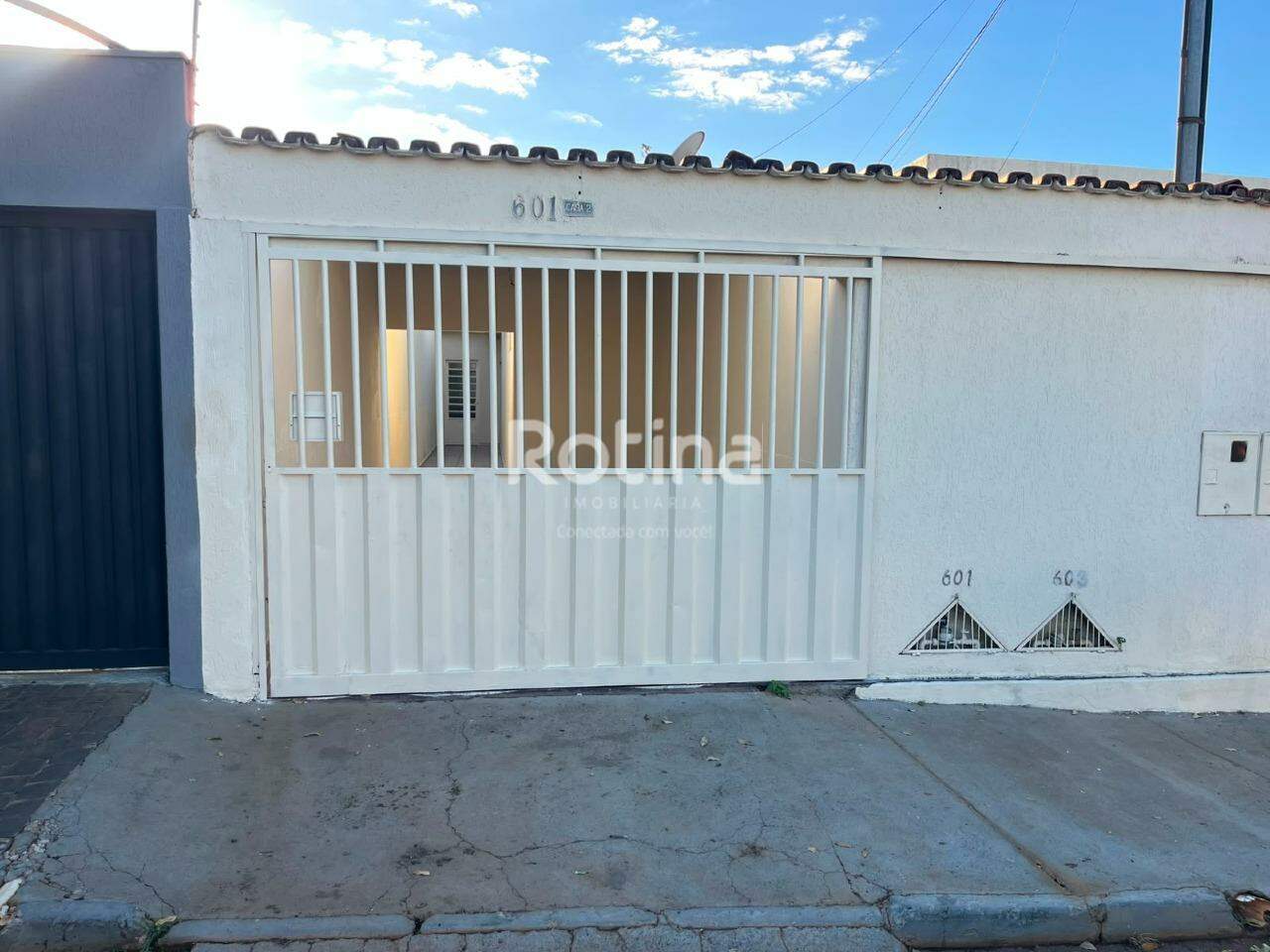 Casa para alugar, 2 quartos em Uberlândia no bairro Tibery no valor de R$ 1.500,00 - Rotina Imobiliária: 