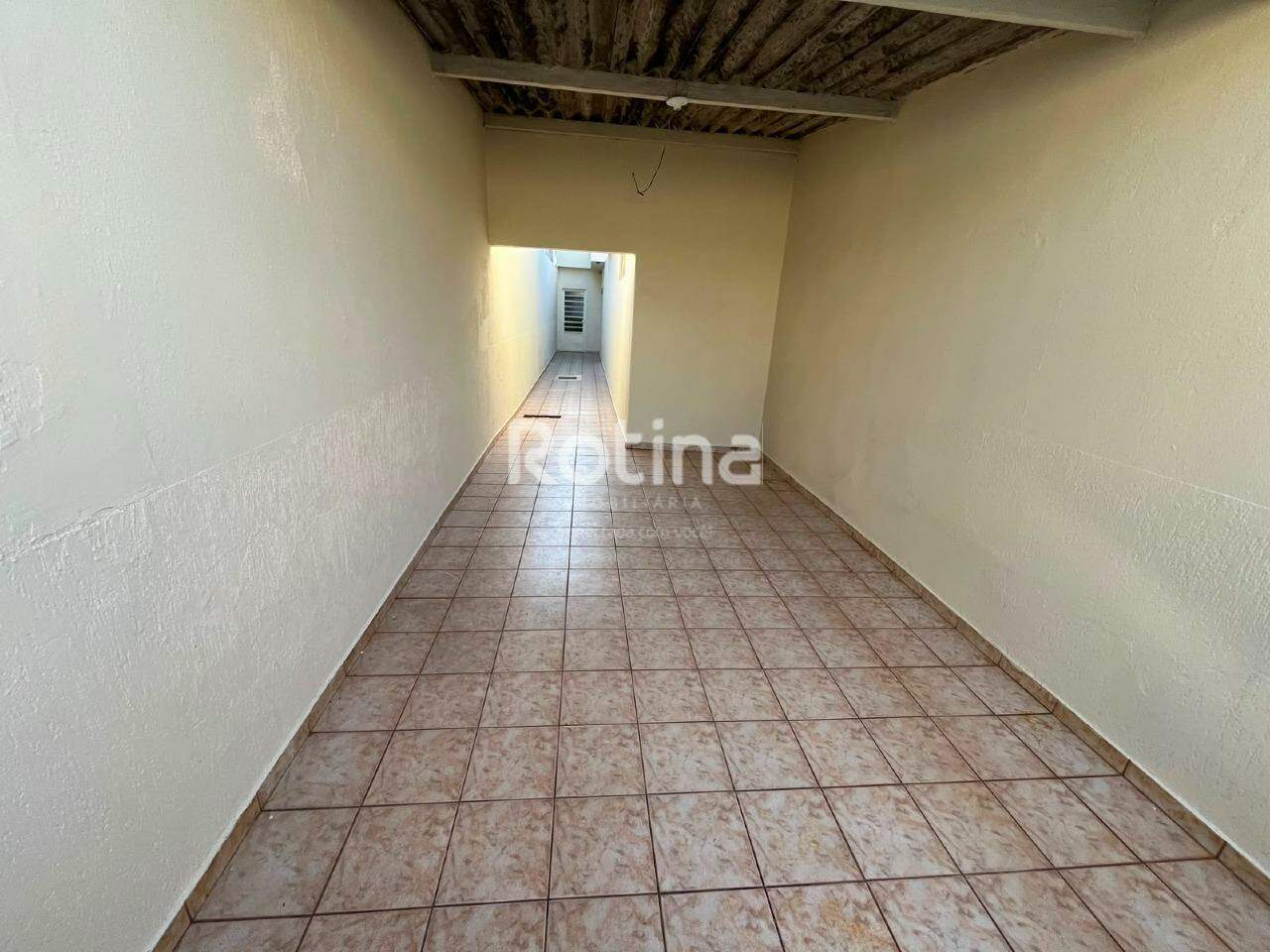 Casa para alugar, 2 quartos em Uberlândia no bairro Tibery no valor de R$ 1.500,00 - Rotina Imobiliária: 