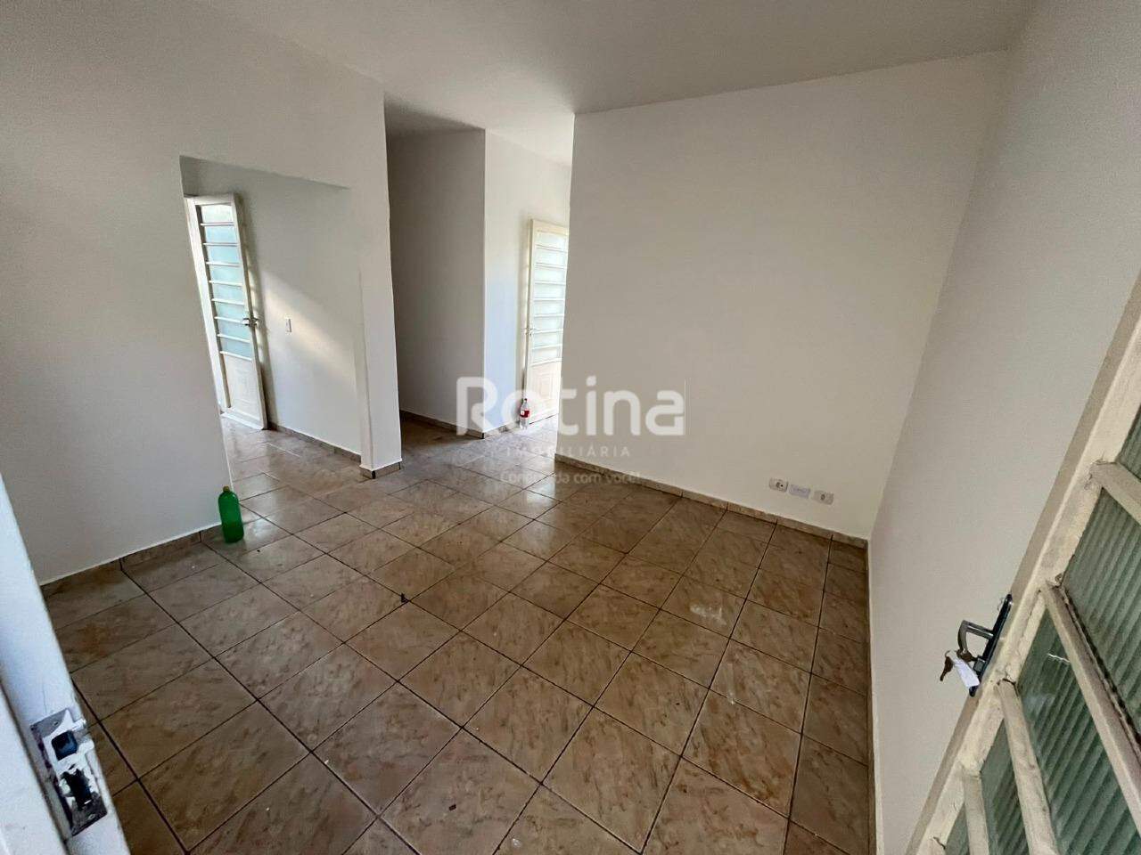 Casa para alugar, 2 quartos em Uberlândia no bairro Tibery no valor de R$ 1.500,00 - Rotina Imobiliária: 