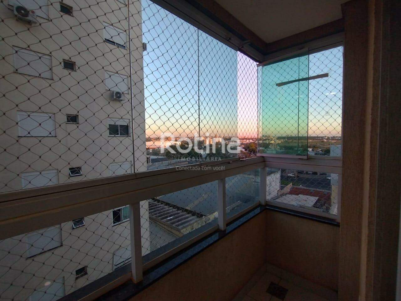 Apartamento à venda, 3 quartos em Uberlândia no bairro Santa Mônica no valor de R$ 650.000,00 - Rotina Imobiliária: 