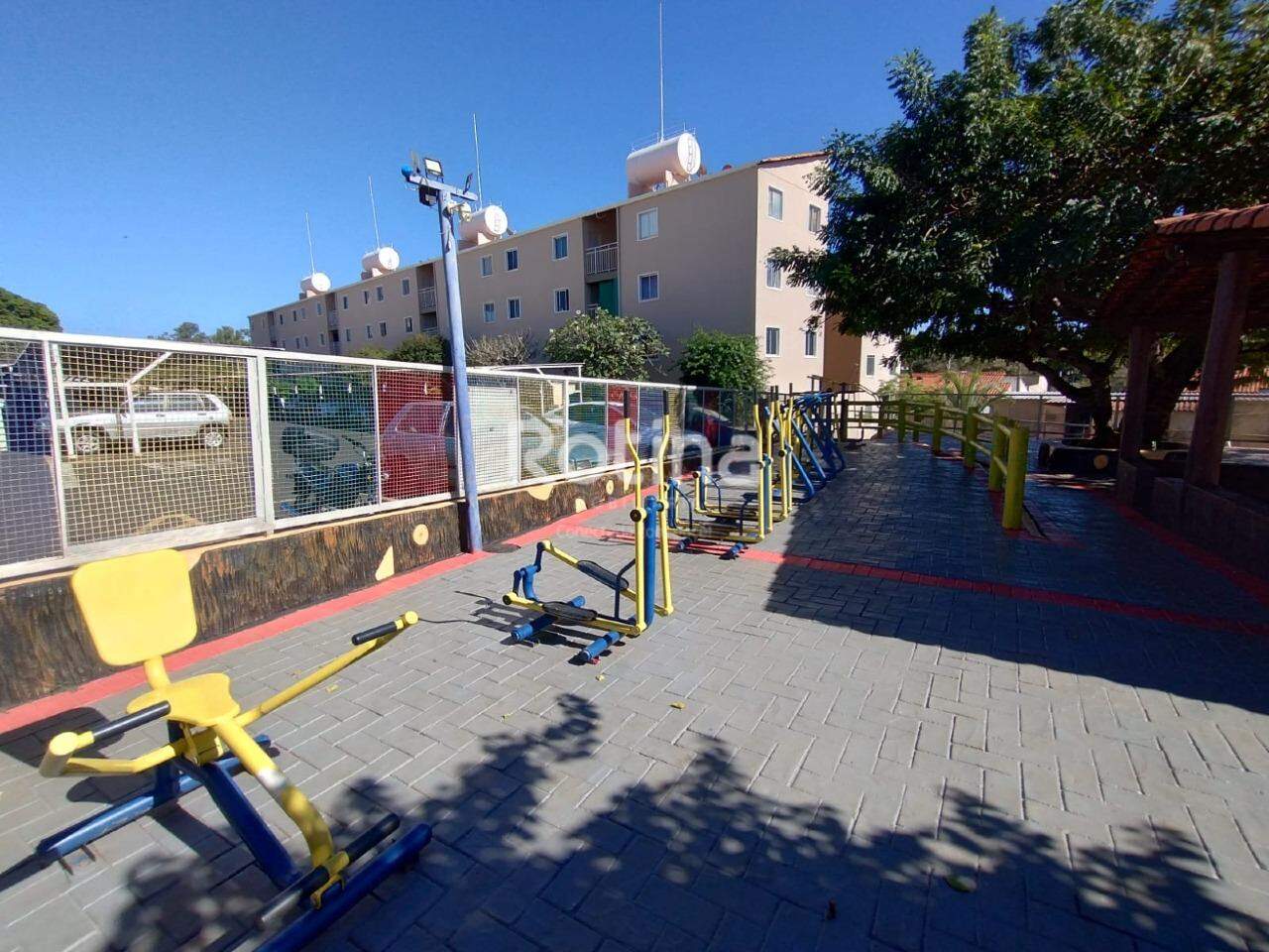 Apartamento para alugar, 3 quartos em Uberlândia no bairro Chacaras Tubalina e Quartel no valor de R$ 1.300,00 - Rotina Imobiliária: 