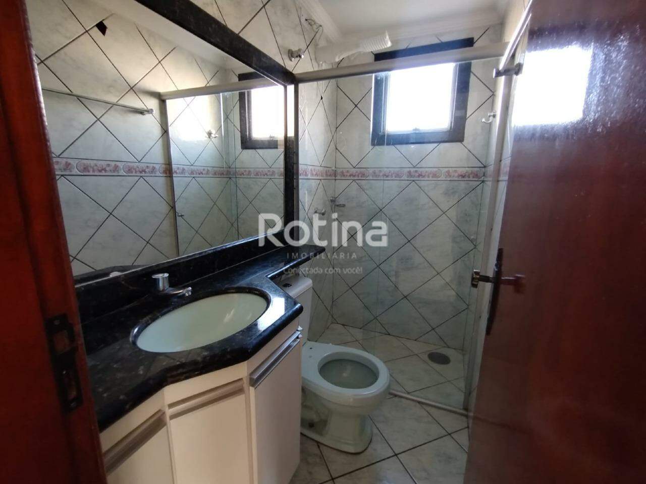 Apartamento à venda, 3 quartos em Uberlândia no bairro Chacaras Tubalina e Quartel no valor de R$ 280.000,00 - Rotina Imobiliária: 