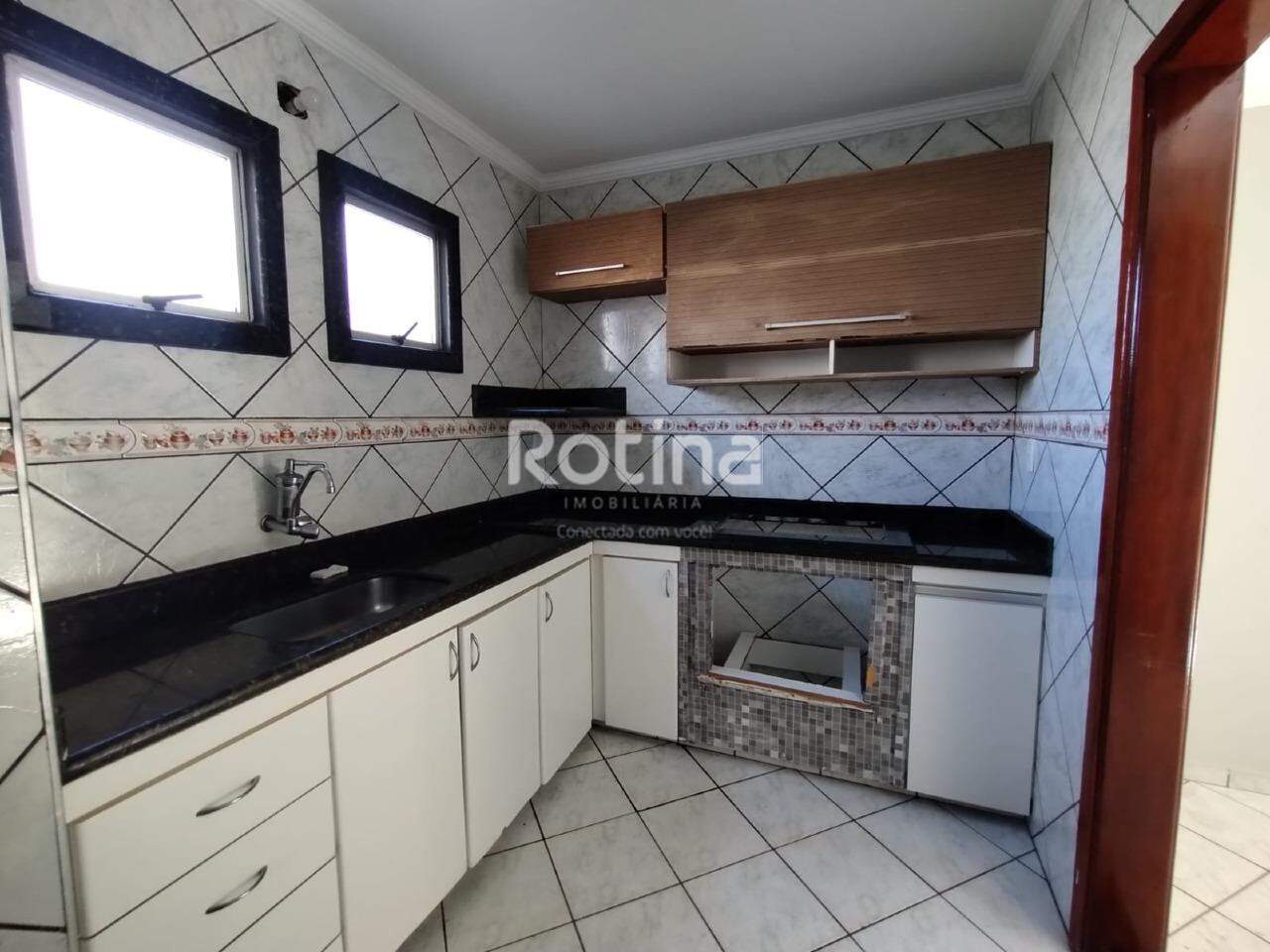 Apartamento à venda, 3 quartos em Uberlândia no bairro Chacaras Tubalina e Quartel no valor de R$ 280.000,00 - Rotina Imobiliária: 