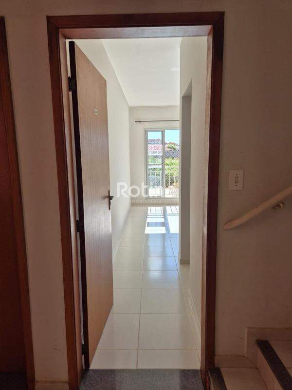 Apartamento à venda, 3 quartos em Uberlândia no bairro Jardim Patrícia no valor de R$ 260.000,00 - Rotina Imobiliária: 