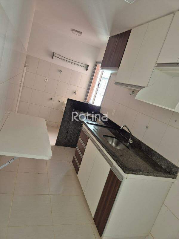 Apartamento à venda, 3 quartos em Uberlândia no bairro Jardim Patrícia no valor de R$ 260.000,00 - Rotina Imobiliária: 