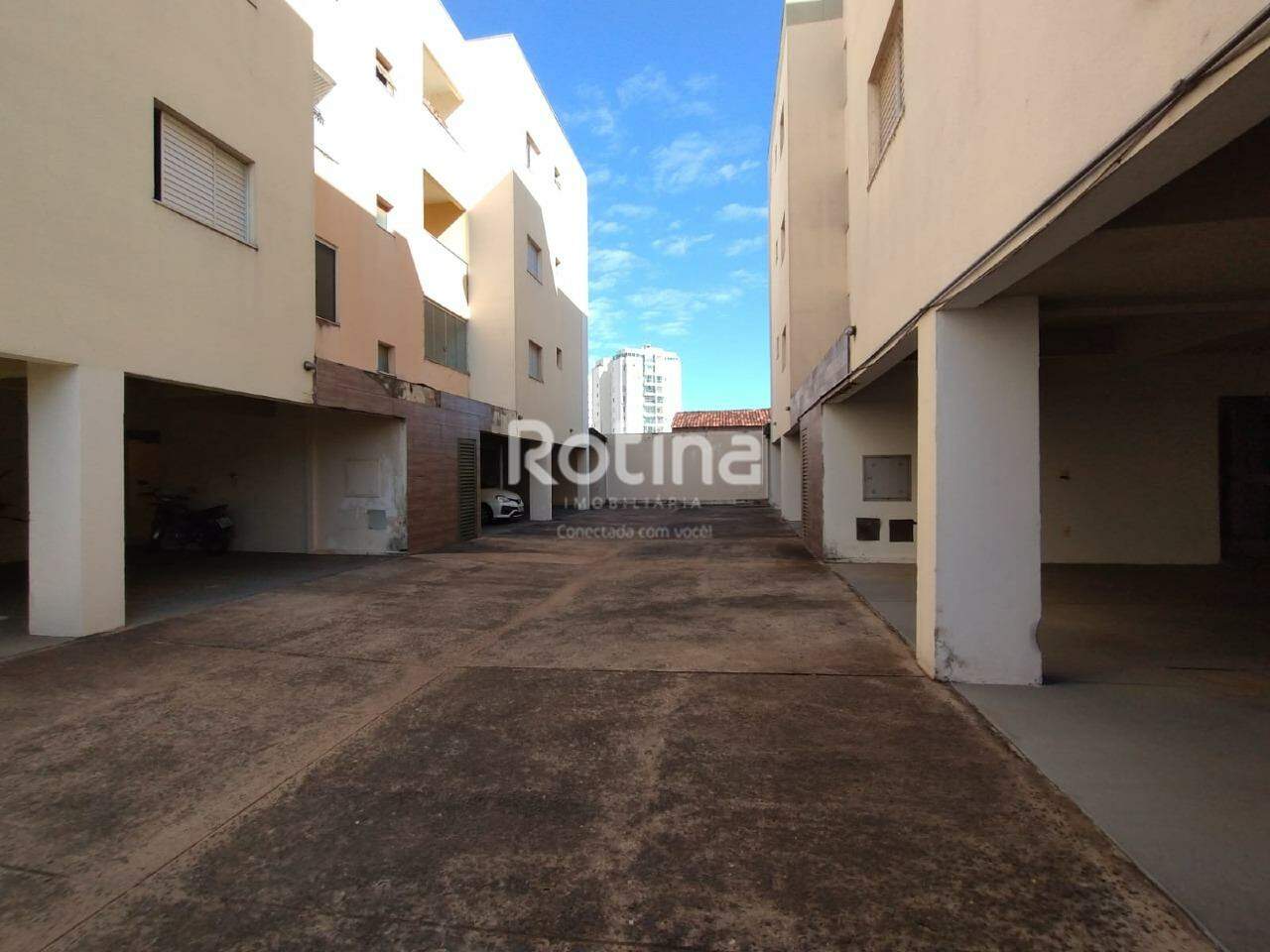 Apartamento para alugar, 2 quartos em Uberlândia no bairro Santa Mônica no valor de R$ 1.500,00 - Rotina Imobiliária: 