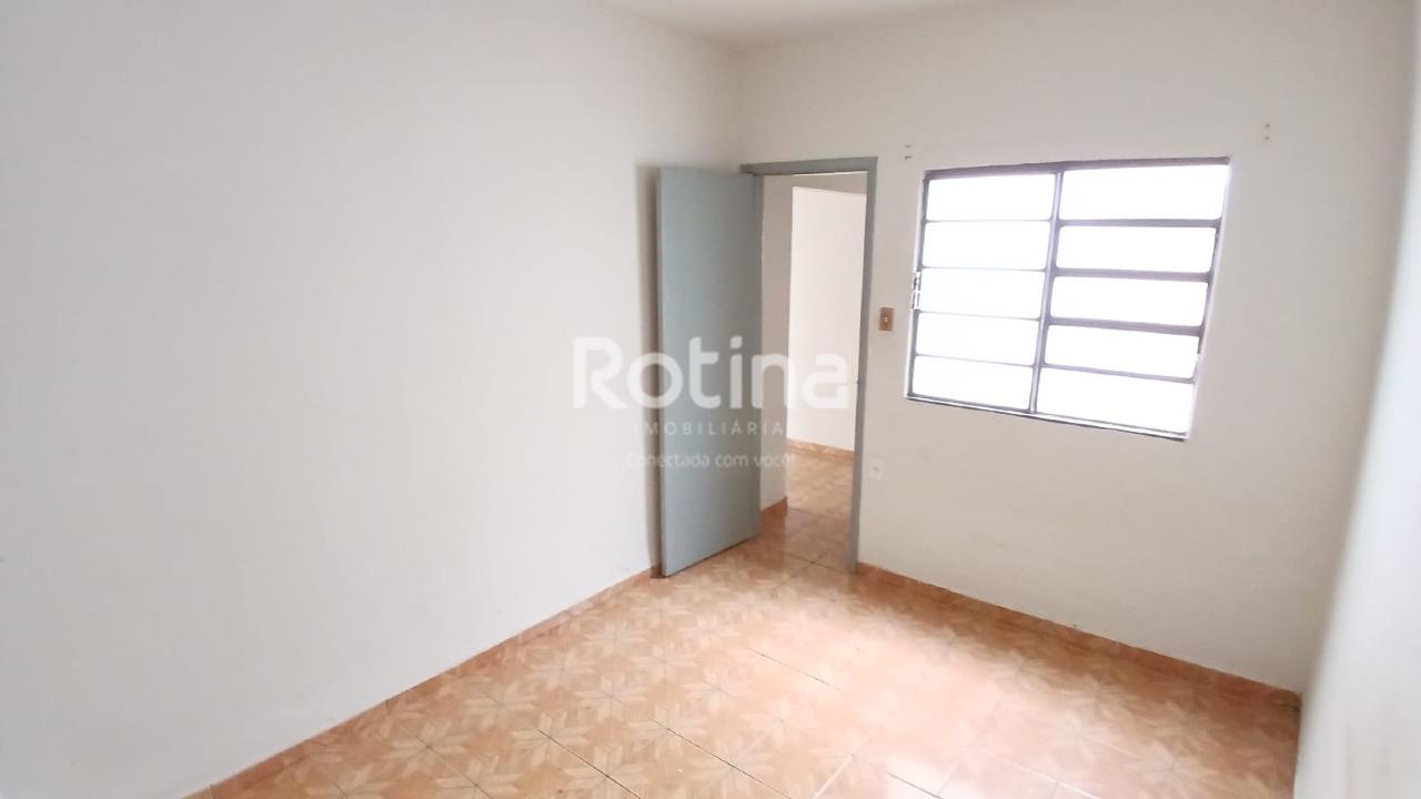 Casa para alugar, 3 quartos em Uberlândia no bairro Brasil no valor de R$ 1.300,00 - Rotina Imobiliária: 
