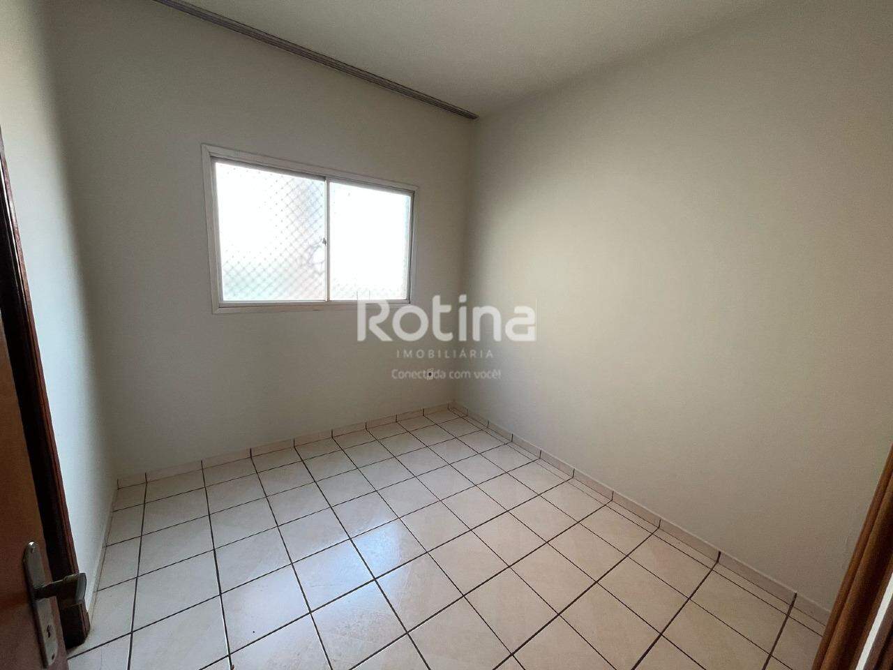 Apartamento à venda, 3 quartos em Uberlândia no bairro Segismundo Pereira no valor de R$ 265.000,00 - Rotina Imobiliária: 