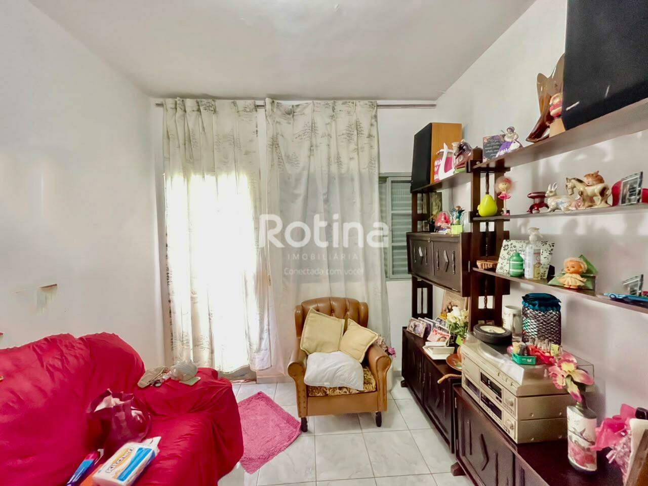 Casa à venda, 11 quartos em Uberlândia no bairro Santa Mônica no valor de R$ 500.000,00 - Rotina Imobiliária: 
