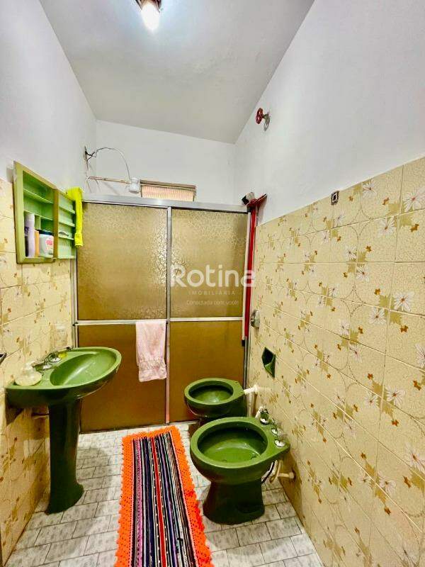 Casa à venda, 11 quartos em Uberlândia no bairro Santa Mônica no valor de R$ 500.000,00 - Rotina Imobiliária: 