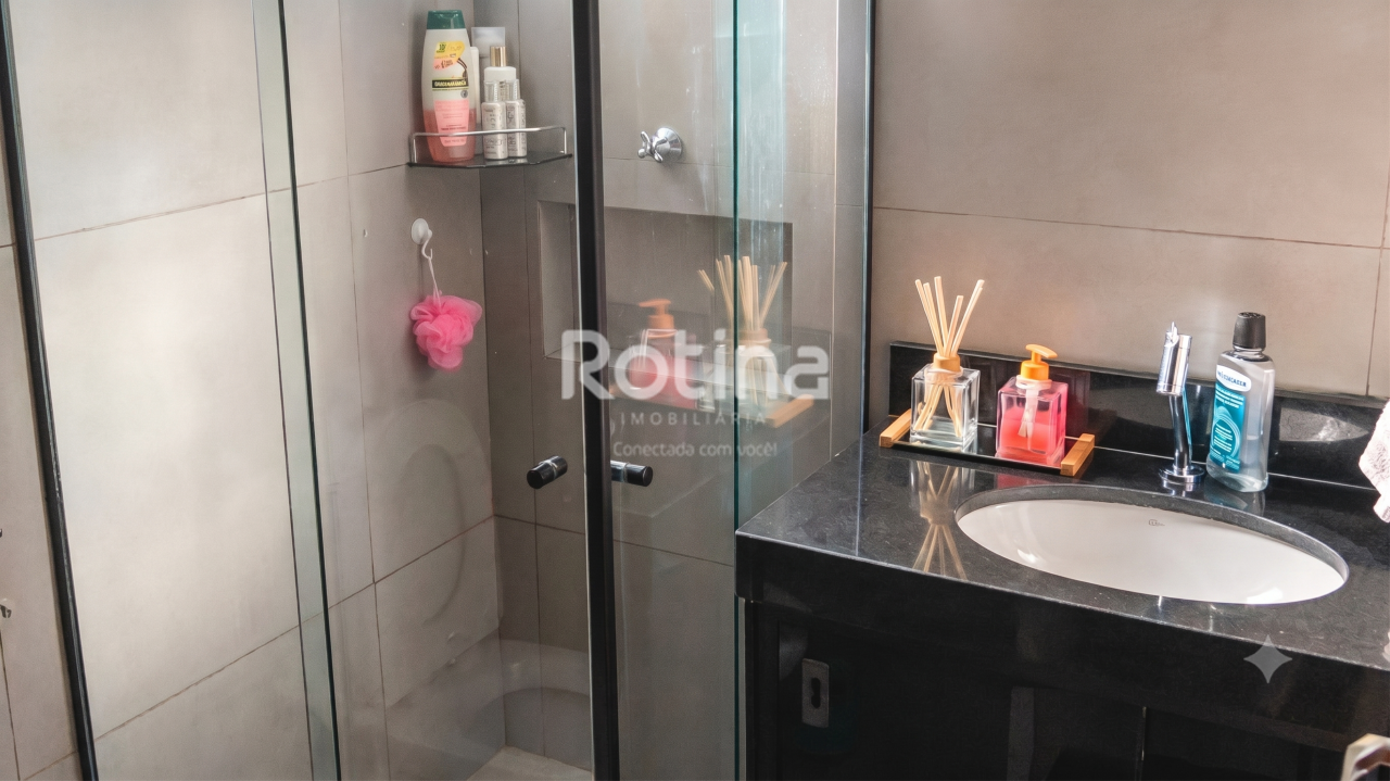 Apartamento à venda, 3 quartos em Uberlândia no bairro Jardim Europa no valor de R$ 220.000,00 - Rotina Imobiliária: 