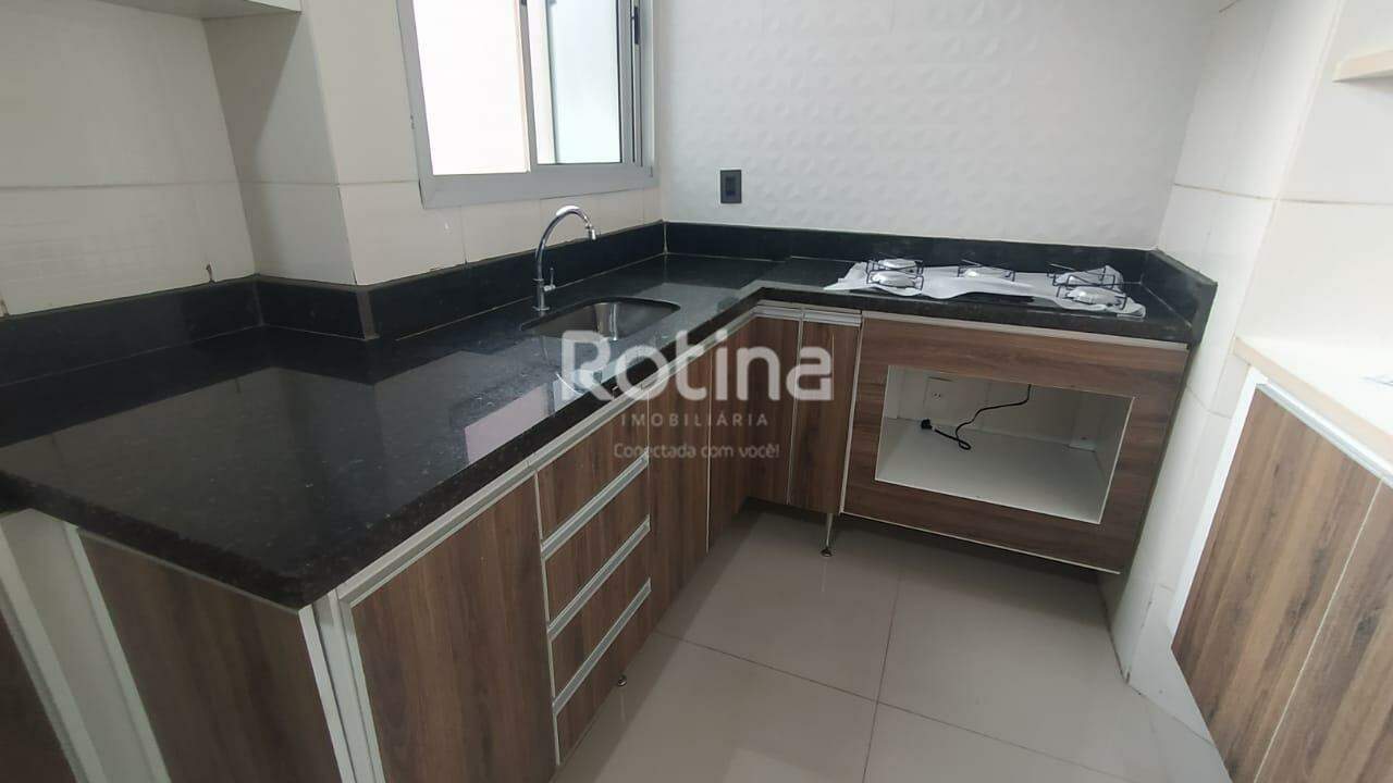 Cobertura para alugar, 3 quartos em Uberlândia no bairro Vigilato Pereira no valor de R$ 3.500,00 - Rotina Imobiliária: 