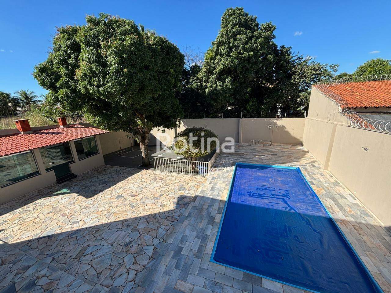 Casa à venda, 4 quartos em Uberlândia no bairro Cidade Jardim no valor de R$ 2.500.000,00 - Rotina Imobiliária: 