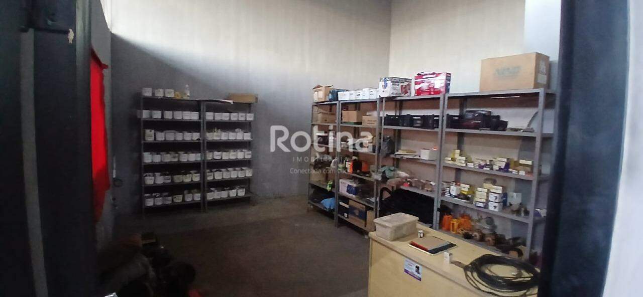 Galpão para alugar, em Uberlândia no bairro Loteamento Luizote de Freitas IV no valor de R$ 2.500,00 - Rotina Imobiliária: 