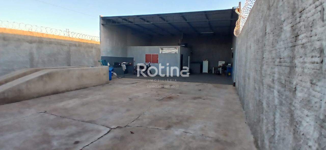 Galpão para alugar, em Uberlândia no bairro Loteamento Luizote de Freitas IV no valor de R$ 2.500,00 - Rotina Imobiliária: 