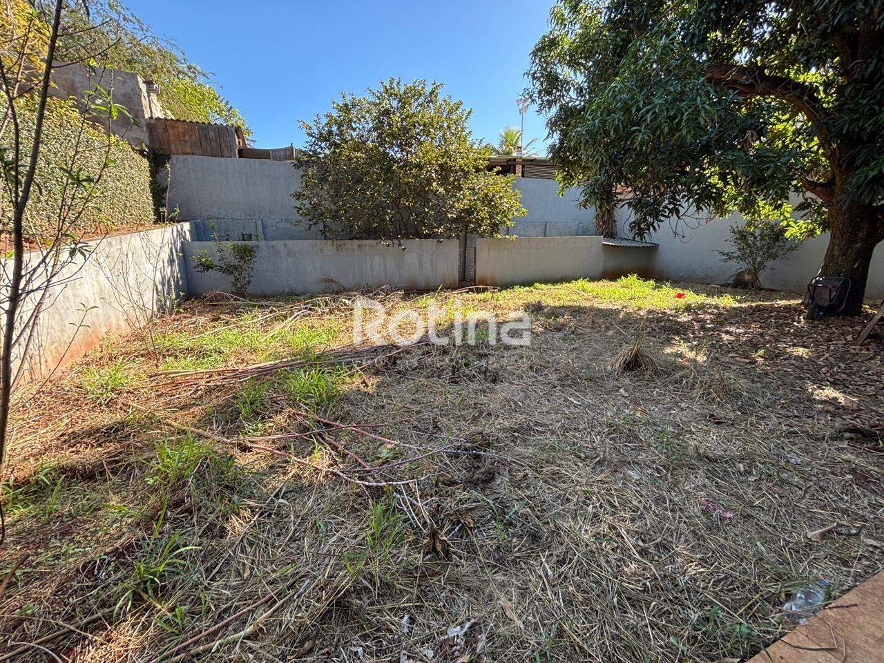 Casa à venda, 4 quartos em Uberlândia no bairro Cidade Jardim no valor de R$ 2.100.000,00 - Rotina Imobiliária: 