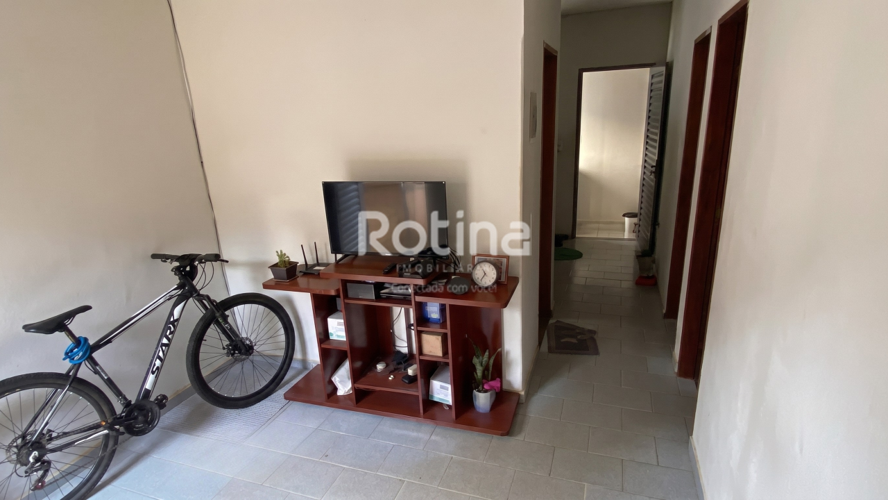 Casa à venda, 4 quartos em Uberlândia no bairro São José no valor de R$ 280.000,00 - Rotina Imobiliária: 