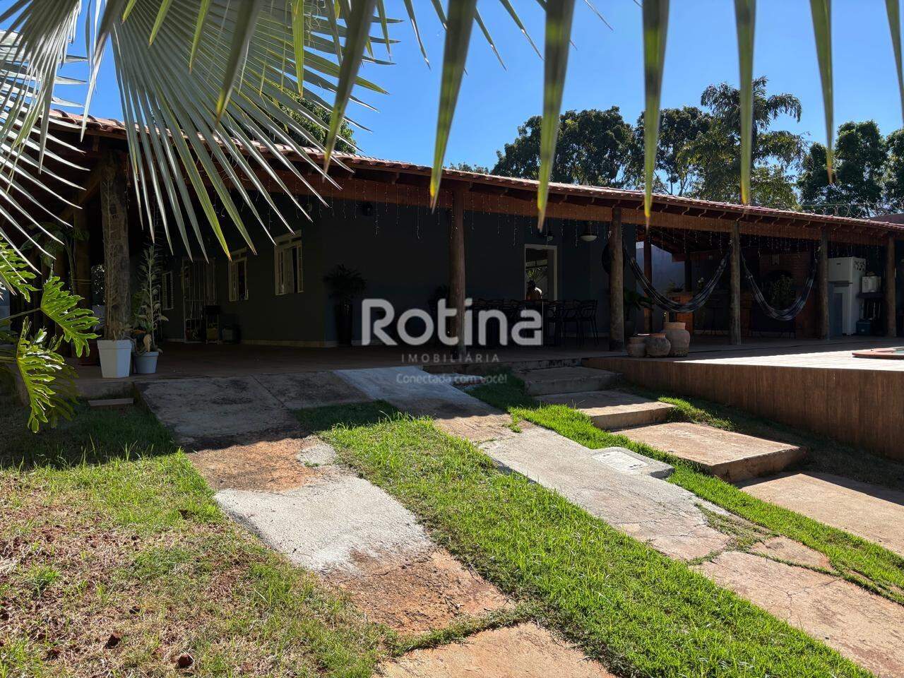 Casa para alugar, em Uberlândia no bairro Cidade Jardim no valor de R$ 11.000,00 - Rotina Imobiliária: 