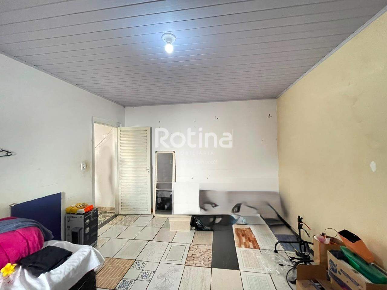 Casa para alugar, 2 quartos em Uberlândia no bairro Luizote de Freitas no valor de R$ 900,00 - Rotina Imobiliária: 